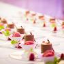Nachspeise, © flotographix Zubereitete Desserts auf einem Tisch.