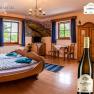 Zimmer Nr. 5 Fassbett, © Weingut Zöhrer Zimmer Nr. 5 Fassbett, © Weingut Zöhrer