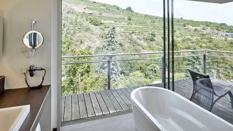 Steigenberger Krems Weinbergsuite, Bad, &copy; Steigenberger Hotel and Spa, Gregor Titze
