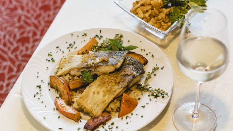 Carp fillet, chanterelle risotto, pumpkin, &copy; Nieder&ouml;sterreich Werbung/David Schreiber