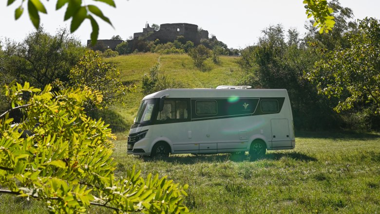 Camping in Falkenstein, © Weinviertel Tourismus GmbH / Lisa Sedlatsch