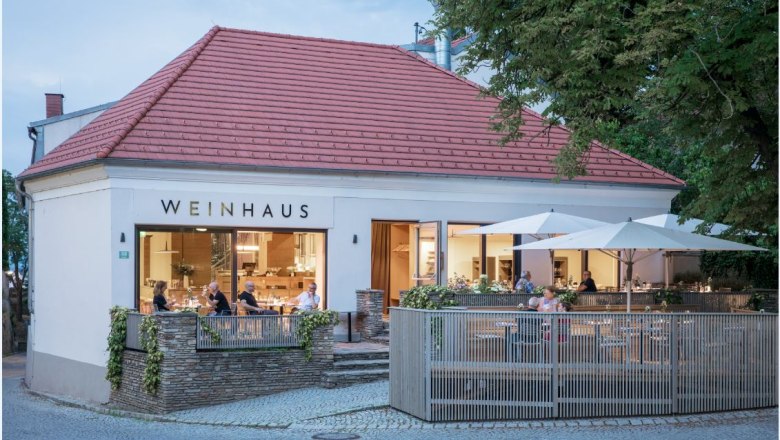 Vinařsk&yacute; dům venku, &copy; Weinhaus Kirchberg Gmbh
